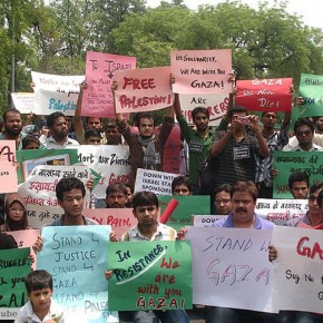 Protesters outside Israeli Embassy, Delhi. Photo: Mukul Dube.